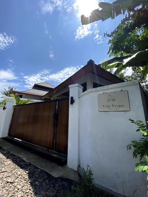 Villa Vespa Lovina Exterior foto