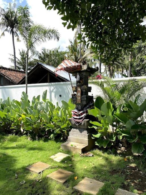 Villa Vespa Lovina Exterior foto